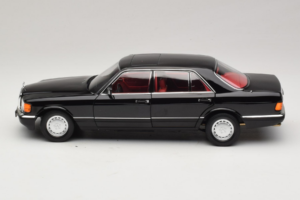 Mercedes 560 SEL W126 Черен С Червен Интериор Norev 1:18 183788 Метал — снимка 3 от 8