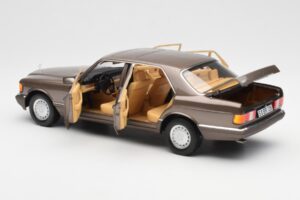 Mercedes 560 SEL W126 Impala Кафяв Дилърско Издание Norev 1:18 B66040646 Метал — снимка 5 от 8
