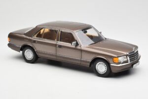 Mercedes 560 SEL W126 Impala Кафяв Дилърско Издание Norev 1:18 B66040646 Метал — снимка 6 от 8
