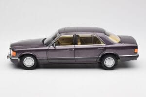 Mercedes 560 SEL W126 Лилав Metallic Norev 1:18 183544 Метал — снимка 4 от 8