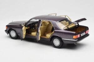 Mercedes 560 SEL W126 Лилав Metallic Norev 1:18 183544 Метал — снимка 5 от 8