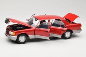 Mercedes 560 SEL W126 Червен Norev 1:18 183463 Метал — снимка 2 от 8