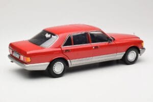 Mercedes 560 SEL W126 Червен Norev 1:18 183463 Метал — снимка 3 от 8