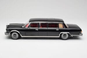 Mercedes 600 Pullman W100 Черен NZG 1:18 1071/50 Метал — снимка 4 от 8