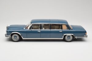 Mercedes 600 Pullman W100 Син NZG 1:18 B66040707 Метал — снимка 4 от 8