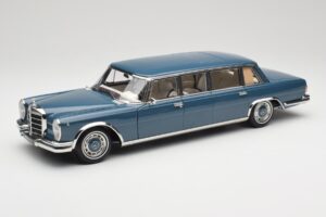 Mercedes 600 Pullman W100 Син NZG 1:18 B66040707 Метал