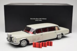 Mercedes 600 Pullman W100 Светлосив NZG 1:18 B66040708 Метал — снимка 8 от 8