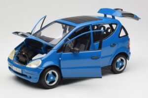 Mercedes A-Class W168 Светлосин Maisto 1:18 37800-M5 Метал — снимка 2 от 8