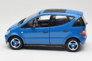 Mercedes A-Class W168 Светлосин Maisto 1:18 37800-M5 Метал — снимка 4 от 8