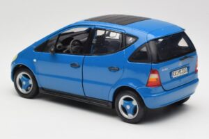 Mercedes A-Class W168 Светлосин Maisto 1:18 37800-M5 Метал — снимка 7 от 8