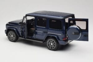 Mercedes AMG G 63 L W465 Тъмносин Norev 1:18 B66960663 Метал — снимка 5 от 8