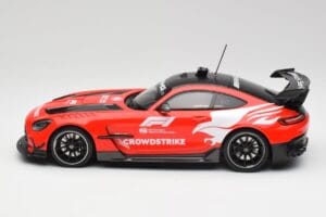 Mercedes AMG GT Black Series F1 Safety Car 2022 Minichamps 1:18 153032093 Метал — снимка 3 от 6