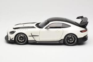Mercedes AMG GT C190 Black Series Diamond White Metallic Minichamps 1:18 110032020 Метал — снимка 4 от 8