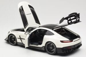 Mercedes AMG GT C190 Black Series Diamond White Metallic Minichamps 1:18 110032020 Метал — снимка 5 от 8
