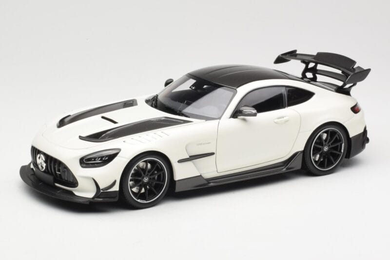 Mercedes AMG GT C190 Black Series Diamond White Metallic Minichamps 1:18 110032020 Метал