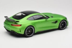 Mercedes AMG GT R C190 Мат Зелен Minichamps 1:18 155036020 Метал — снимка 2 от 6