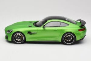 Mercedes AMG GT R C190 Мат Зелен Minichamps 1:18 155036020 Метал — снимка 3 от 6
