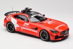 Mercedes AMG GT R C190 Safety Car F1 2021 Minichamps 1:18 155036095 Метал — снимка 4 от 6