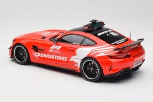 Mercedes AMG GT R C190 Safety Car F1 2021 Minichamps 1:18 155036095 Метал — снимка 5 от 6