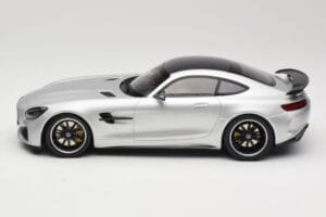 Mercedes AMG GT R C190 Сребрист Minichamps 1:18 155036025 Метал — снимка 3 от 6