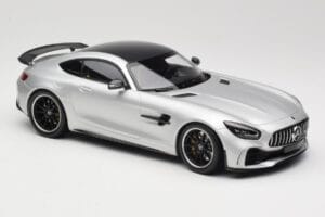 Mercedes AMG GT R C190 Сребрист Minichamps 1:18 155036025 Метал — снимка 4 от 6