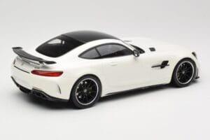 Mercedes AMG GT R C190 Бял Металик Minichamps 1:18 155036028 Метал — снимка 2 от 6