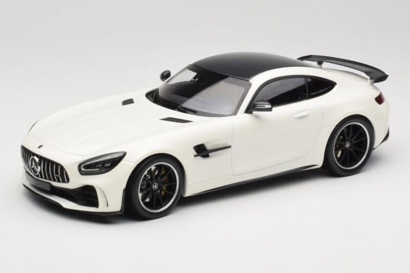 Mercedes AMG GT R C190 Бял Металик Minichamps 1:18 155036028 Метал