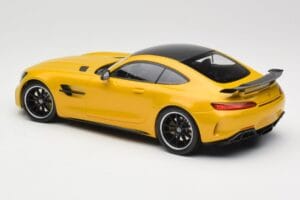 Mercedes AMG GT R C190 Жълт Minichamps 1:18 155036021 Метал — снимка 5 от 6
