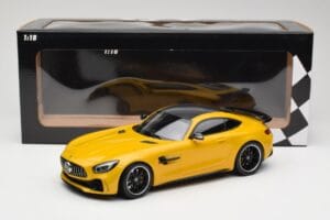 Mercedes AMG GT R C190 Жълт Minichamps 1:18 155036021 Метал — снимка 6 от 6