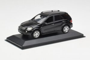 Mercedes AMG ML 63 W164 Черен Minichamps 1:43 400037670 Метал — снимка 2 от 4