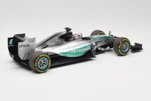 Mercedes AMG Petronas W06 Hybrid #44 L. Hamilton F1 World Champion 2015 Minichamps 1:18 186150044 Метал — снимка 2 от 6