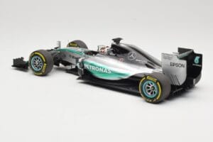Mercedes AMG Petronas W06 Hybrid #44 L. Hamilton F1 World Champion 2015 Minichamps 1:18 186150044 Метал — снимка 5 от 6