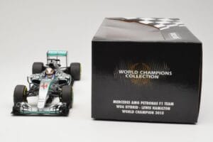 Mercedes AMG Petronas W06 Hybrid #44 L. Hamilton F1 World Champion 2015 Minichamps 1:18 186150044 Метал — снимка 6 от 6