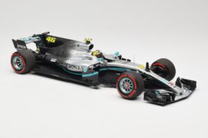 Mercedes AMG Petronas W08 V. Rossi Ride Swap Valencia December 2019 Minichamps 1:18 110191746 Метал — снимка 4 от 6