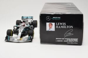Mercedes AMG Petronas W10 #44 L. Hamilton Winner Chinese GP 2019 Minichamps 1:18 110190344 Метал — снимка 6 от 6