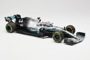 Mercedes AMG Petronas W10 #44 L. Hamilton F1 World Champion 2019 Minichamps 1:18 110190044 Метал — снимка 4 от 6