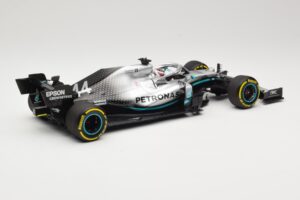 Mercedes AMG Petronas W10 #44 L. Hamilton F1 World Champion Dealer Edition 2019 Minichamps 1:18 B66960567 Метал — снимка 2 от 7