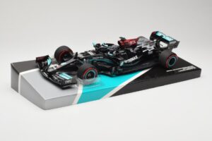 Mercedes AMG Petronas W12 E Performance #44 L. Hamilton Bahrain GP 2021 Minichamps 1:18 113210144 Метал — снимка 2 от 6