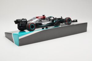 Mercedes AMG Petronas W12 E Performance #44 L. Hamilton Bahrain GP 2021 Minichamps 1:18 113210144 Метал — снимка 3 от 6
