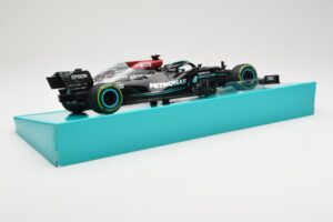 Mercedes AMG Petronas W12 E Performance #44 L. Hamilton Russian GP 2021 Minichamps 1:18 113211544 Метал — снимка 3 от 6