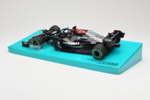 Mercedes AMG Petronas W12 E Performance #44 L. Hamilton Russian GP 2021 Minichamps 1:18 113211544 Метал — снимка 5 от 6