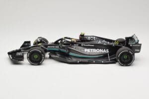 Mercedes AMG Petronas W14 E Performance #44 L. Hamilton Bahrain GP 2023 Minichamps 1:18 110230144 Метал — снимка 3 от 6
