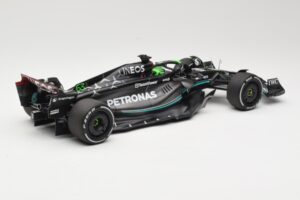 Mercedes AMG Petronas W14 E Performance #63 G. Russell Bahrain GP 2023 Minichamps 1:18 110230163 Метал — снимка 2 от 6