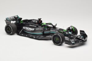Mercedes AMG Petronas W14 E Performance #63 G. Russell Bahrain GP 2023 Minichamps 1:18 110230163 Метал — снимка 4 от 6