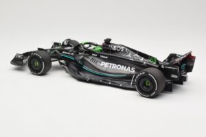 Mercedes AMG Petronas W14 E Performance #63 G. Russell Bahrain GP 2023 Minichamps 1:18 110230163 Метал — снимка 5 от 6