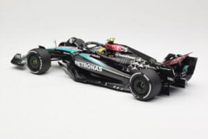 Mercedes AMG Petronas W15 E Performance #44 L. Hamilton 2024 Minichamps 1:18 110240144 Метал — снимка 3 от 6