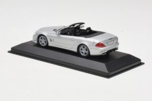 Mercedes AMG SL63 R230 Сребрист Minichamps 1:43 B66960018-R Метал — снимка 3 от 4
