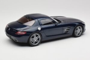 Mercedes SLS AMG C197 Blue Metallic Minichamps 1:18 180039021 Метал — снимка 3 от 8