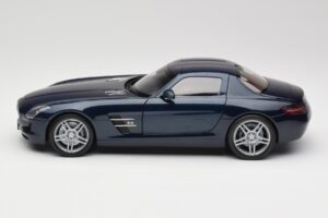 Mercedes SLS AMG C197 Blue Metallic Minichamps 1:18 180039021 Метал — снимка 4 от 8