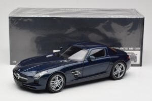 Mercedes SLS AMG C197 Blue Metallic Minichamps 1:18 180039021 Метал — снимка 8 от 8